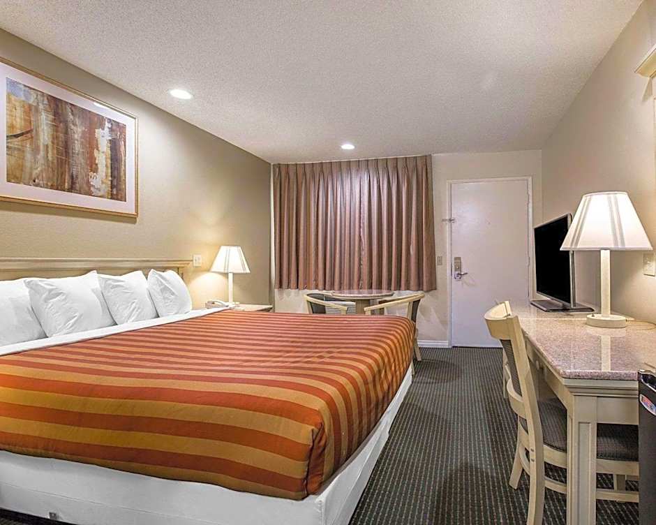 Rodeway Inn Santee