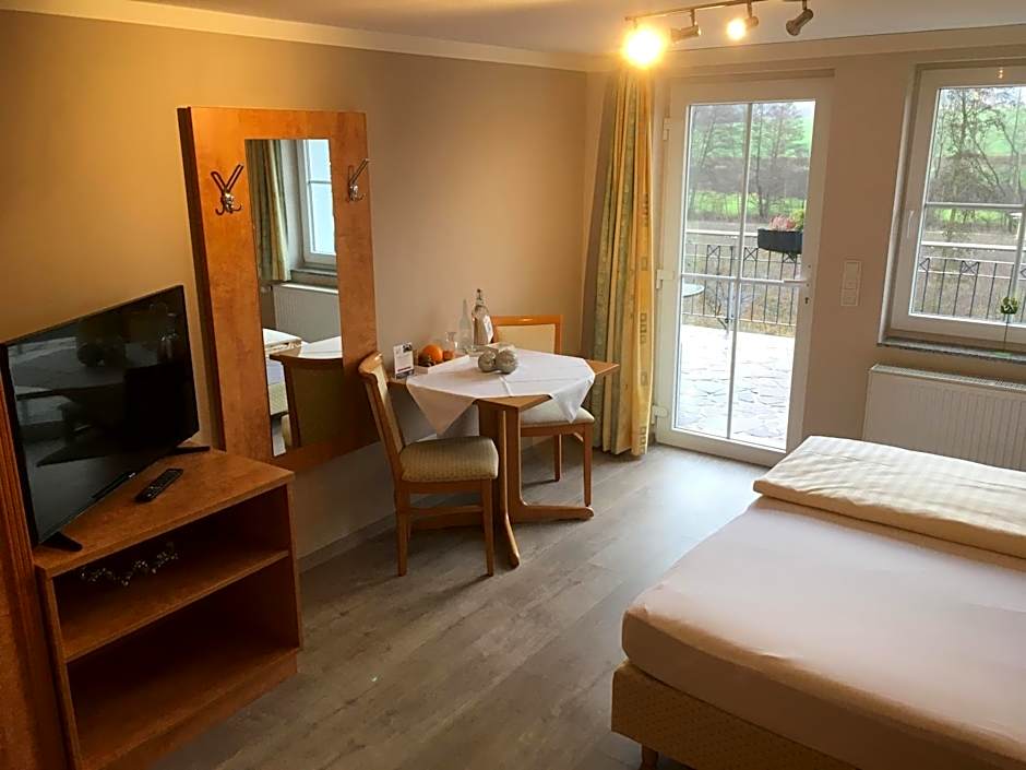 Hofgut Langenborn Wohnen auf Zeit möblierte Apartments Aschaffenburg Alzenau Frankfurt