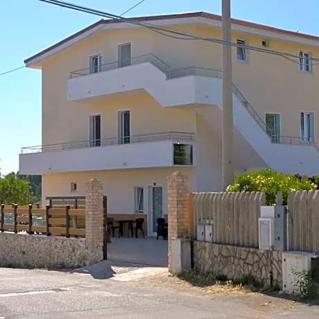 Villa Uria monolocali con e senza angolo cottura