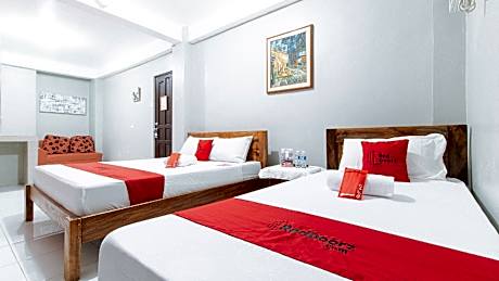 RedDoorz near Pasay Rotonda