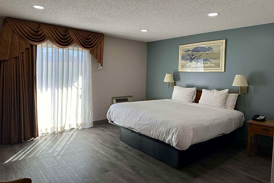 Days Inn by Wyndham Medford