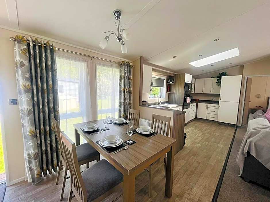 Waterside Retreat With Hot Tub