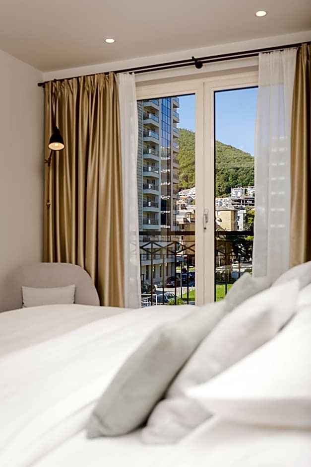 Crowne Plaza Budva by IHG
