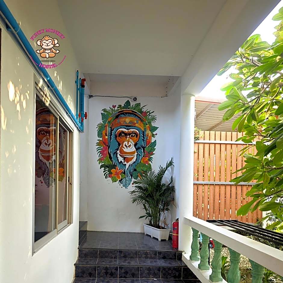 The Funky Monkey Hostel - 18 to 40 years old only