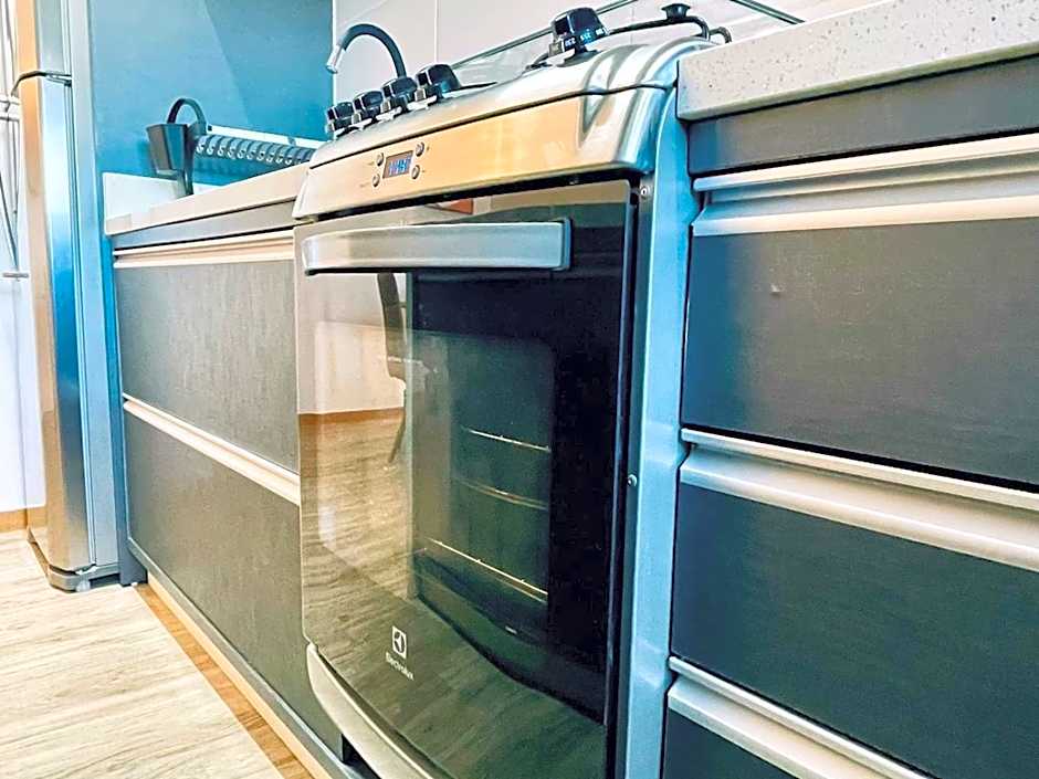 Apto 6º andar, 200m praia, 15min Beto Carrero, 2 quartos, sacada com churrasqueira