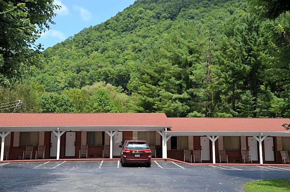 Travelowes Motel - Maggie Valley