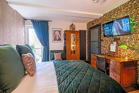 Ricky Road Guest House
