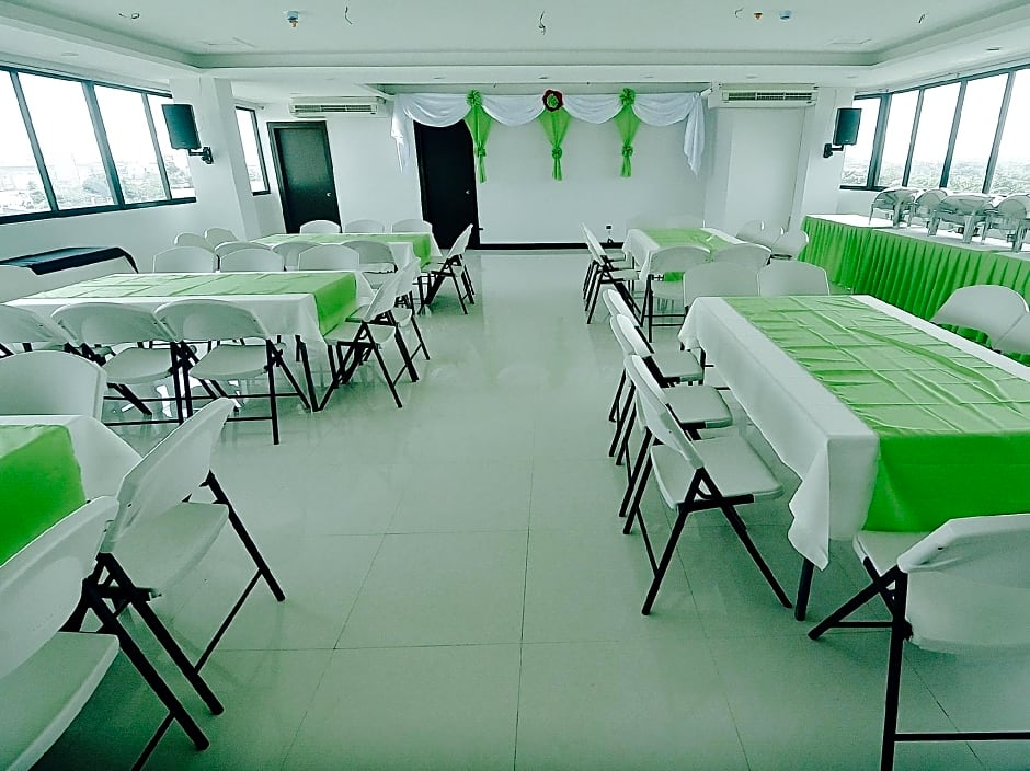 Green Banana Business Hotel