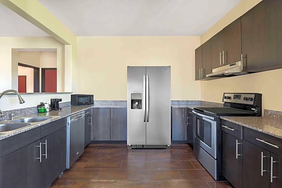 Days Inn by Wyndham Dilley