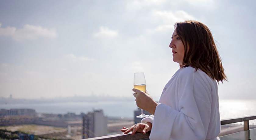 LOUIS V HOTEL LEBANON