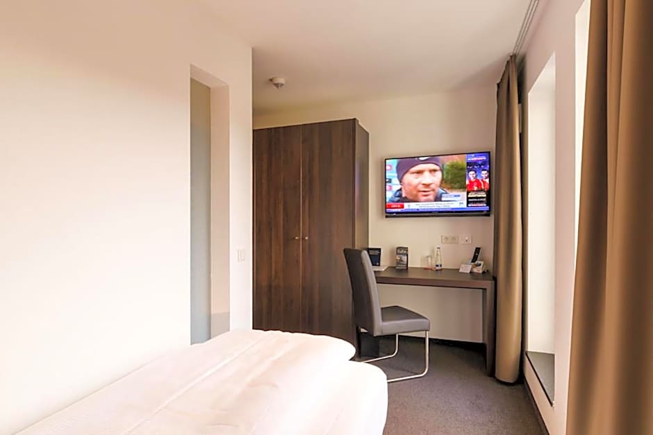 Hotel Duda Langenbruck an der A9 zwischen Ingolstadt und München, ideal für Stopover, Geschäftsreisen und Monteure