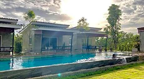 Ban Rai Saeng Duean Resort