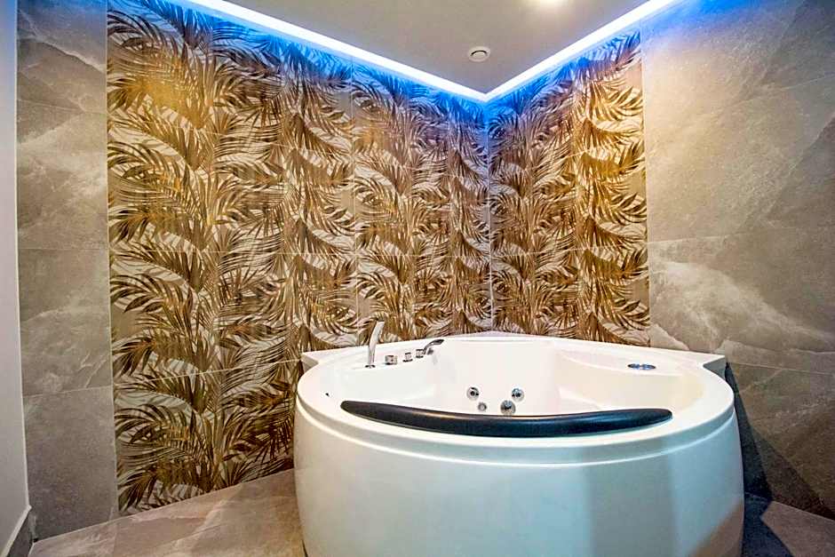 Royal Playa Suite and Apartament -private parking- self chek out