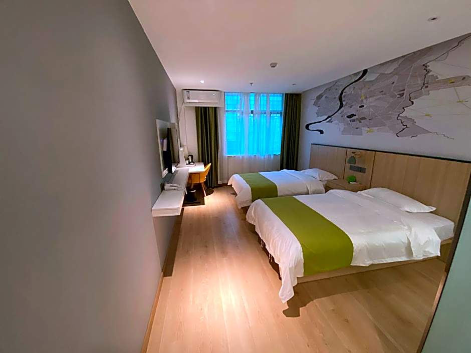 Vatica Hotel Anqing Wuyue Square Bo'ai Hospital