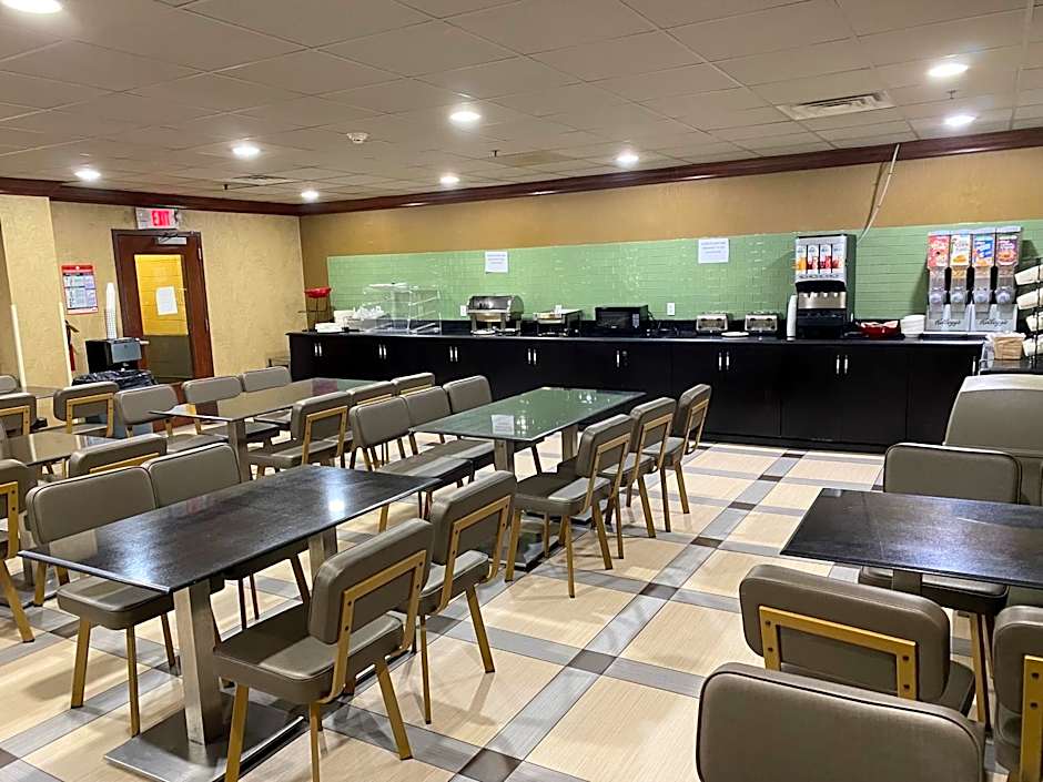 Ramada by Wyndham Rochelle Park Near Paramus