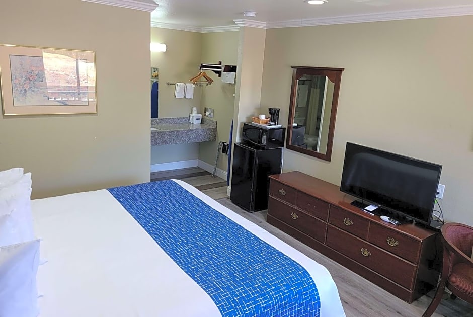 Travelodge by Wyndham Clearlake