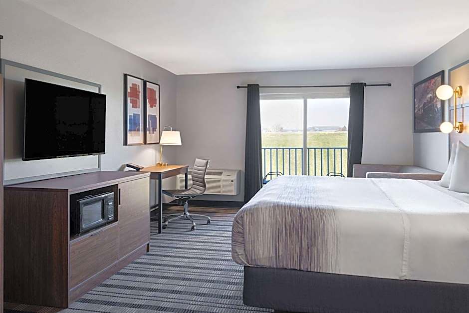 AmericInn by Wyndham Beaver Dam