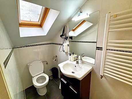 Double Room with Private Bathroom