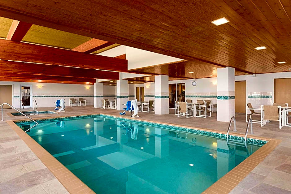 Country Inn & Suites by Radisson, Rochester South, MN