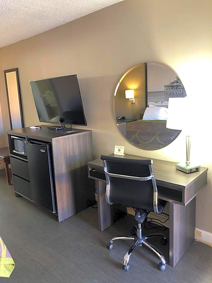 Super 8 by Wyndham Orangeburg Near I-26