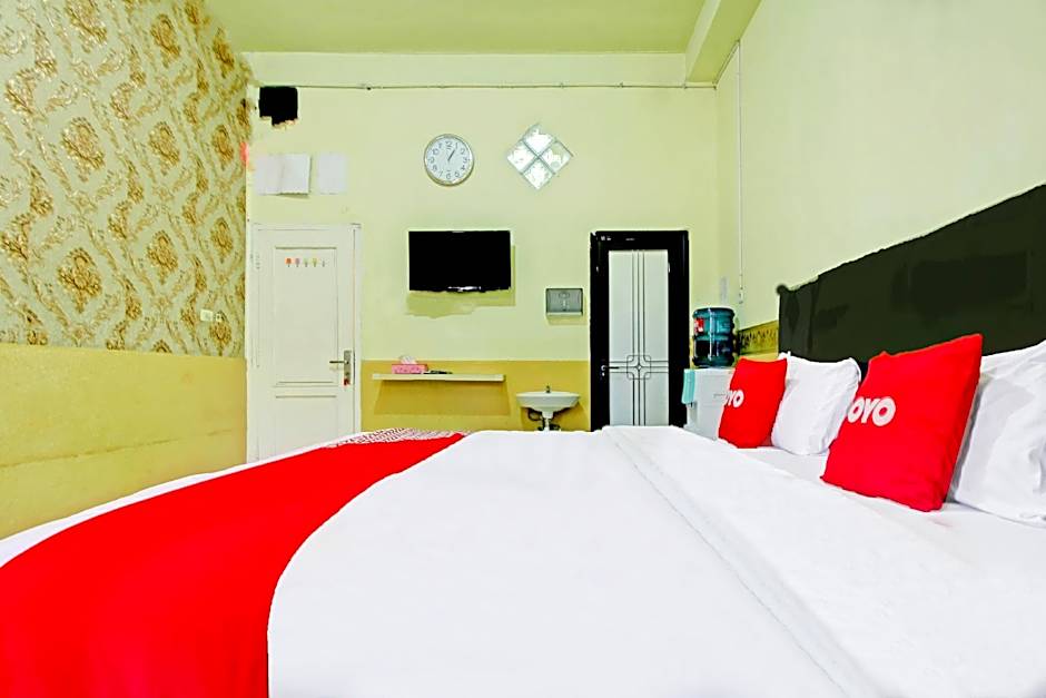 OYO 90307 Fj Alfaeyza Kost