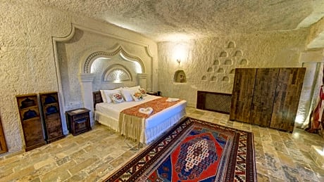 King Cave Suite