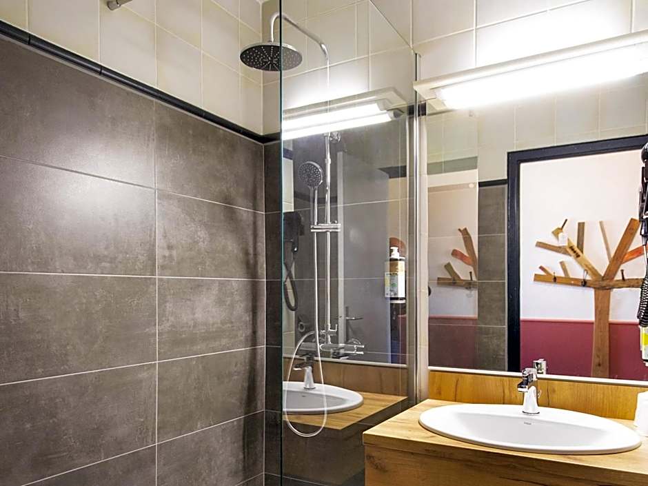 greet Hotel Castres Saix