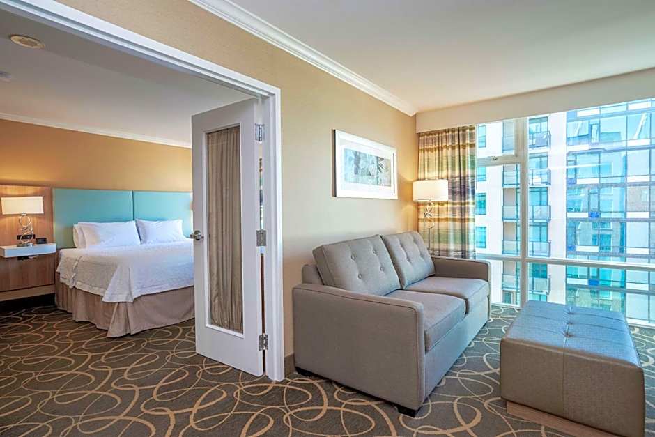 Hampton Inn & Suites, by Hilton - Vancouver Downtown