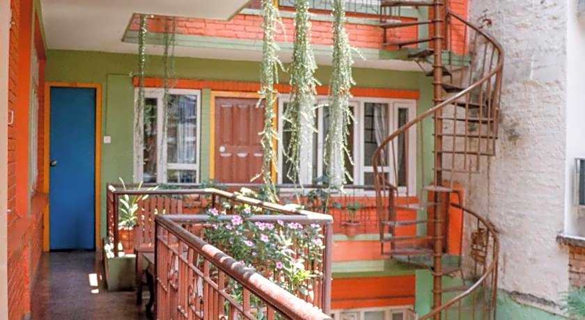 Hotel Backpackers Inn