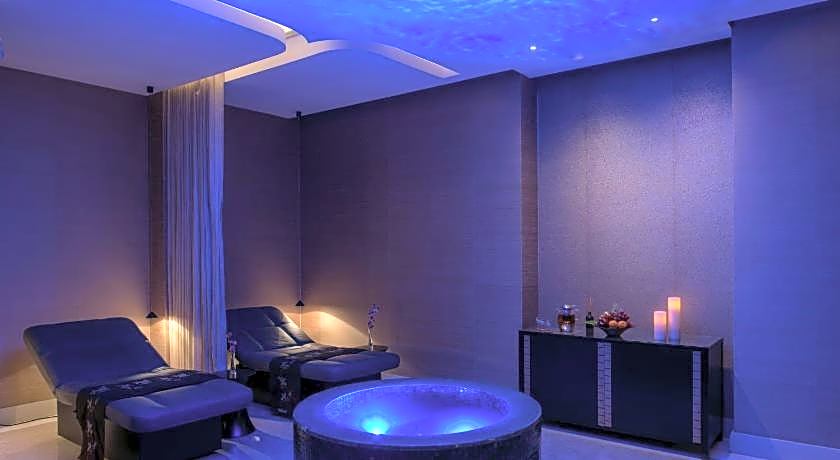 Four Seasons Hotel Riyadh at Kingdom Centre