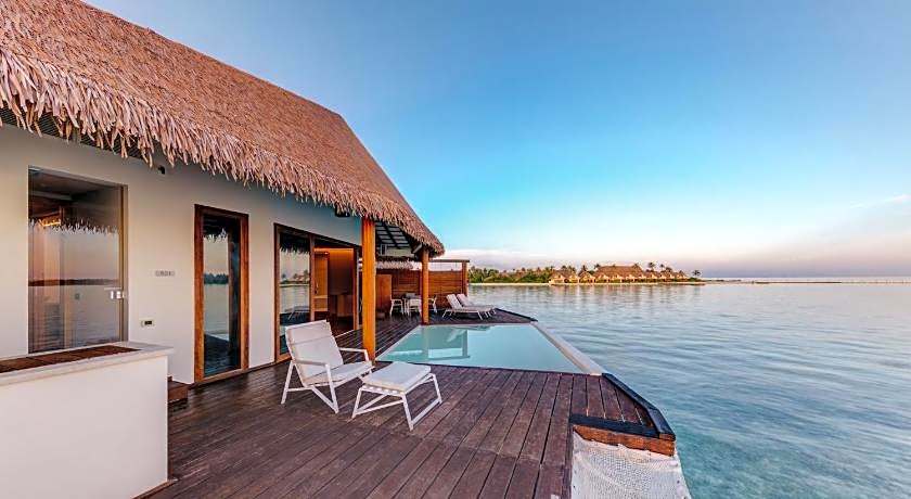 Cinnamon Velifushi Maldives