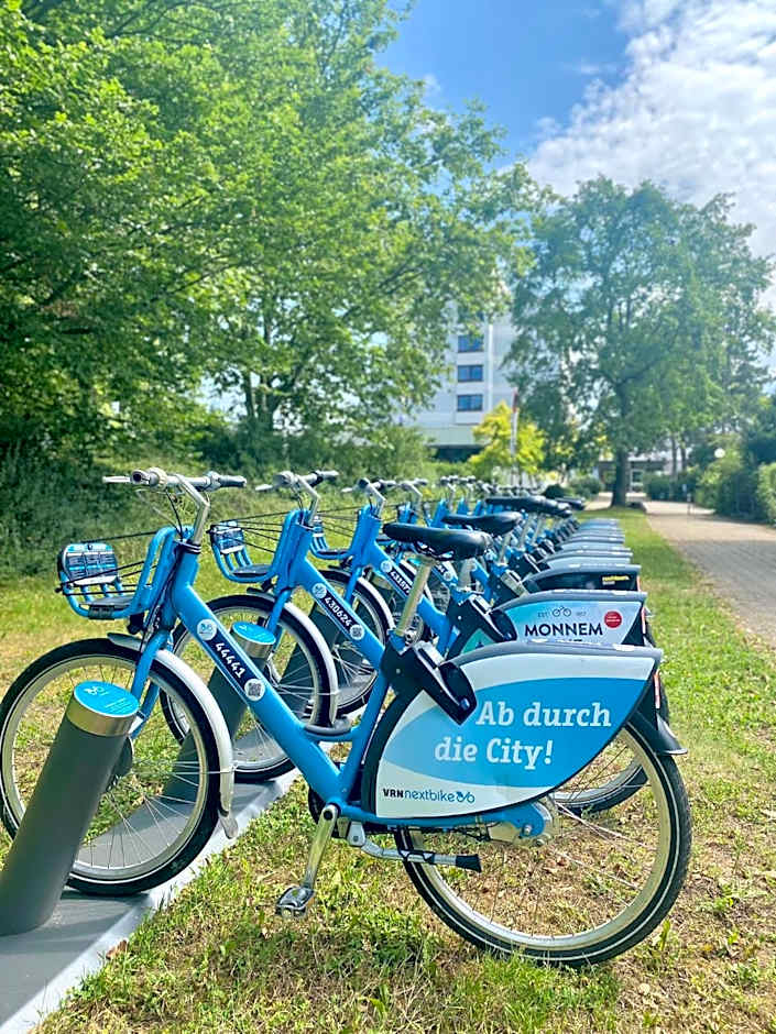 Heinrich Pesch Hotel