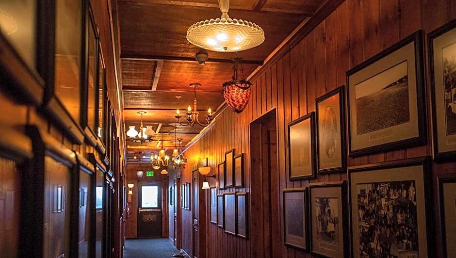 McMenamins Gearhart Hotel