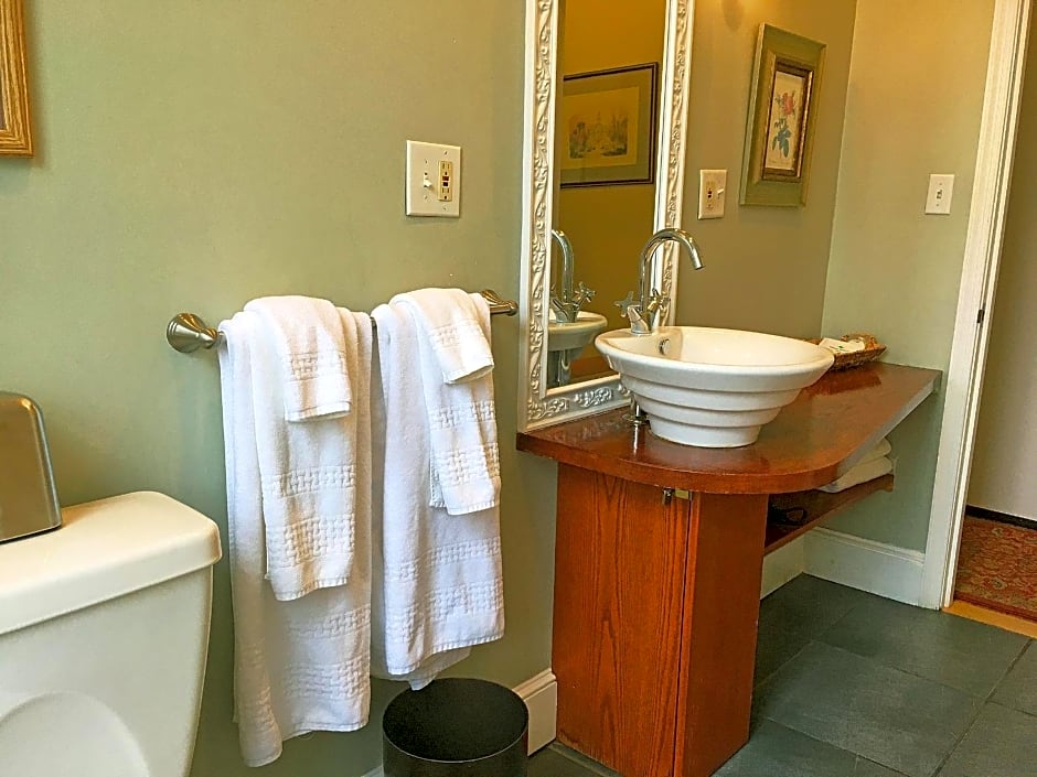 Morris House Hotel - Bed And Breakfast