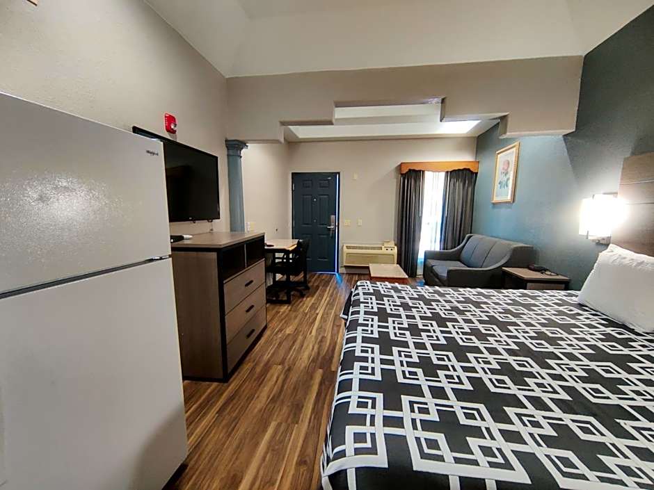 Regency Inn & Suites By Capital O Houston IAH Airport