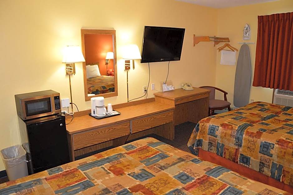 Burnsville Inn & Suites