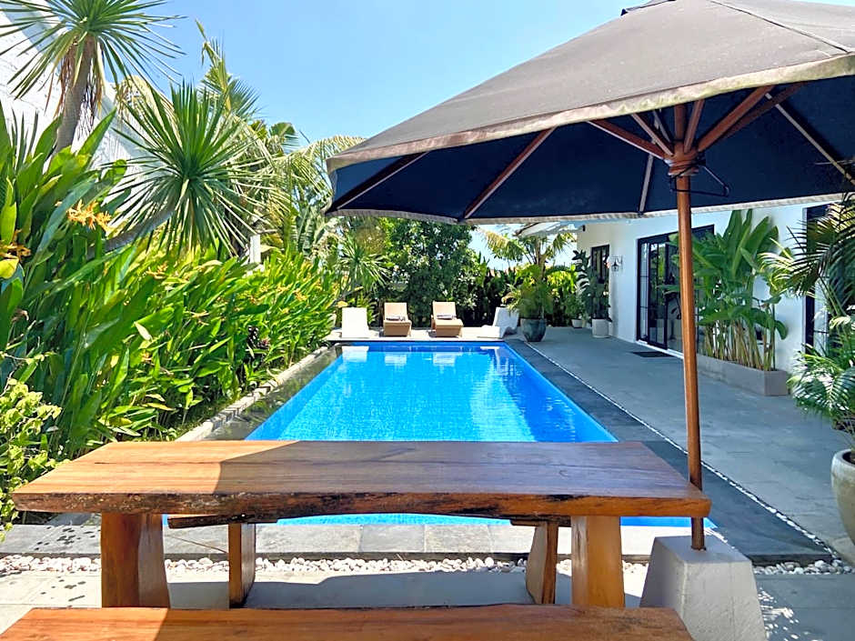 Elegant 3 BR villa huge pool in central Canggu