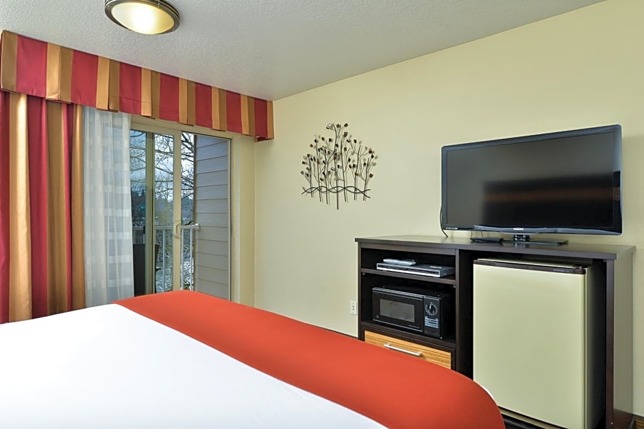 Holiday Inn Express Portland SE - Clackamas Area, an IHG Hotel