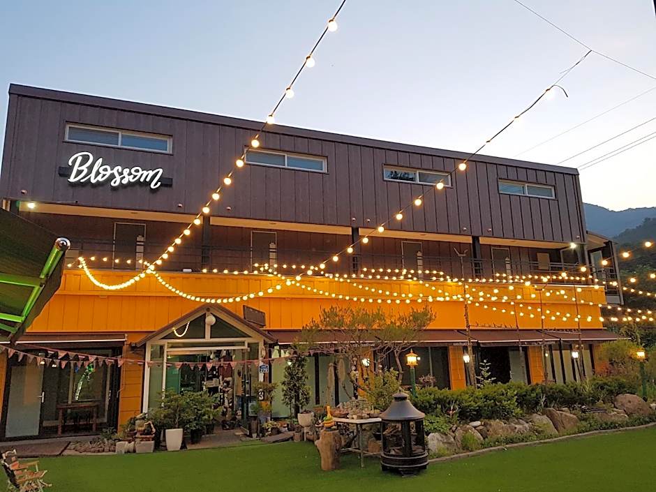 Blossom Pension
