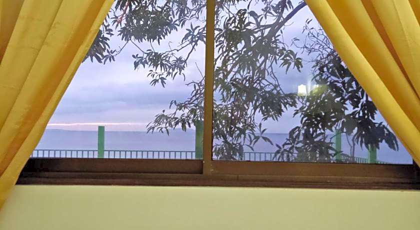 Meaco Royal Hotel Anilao