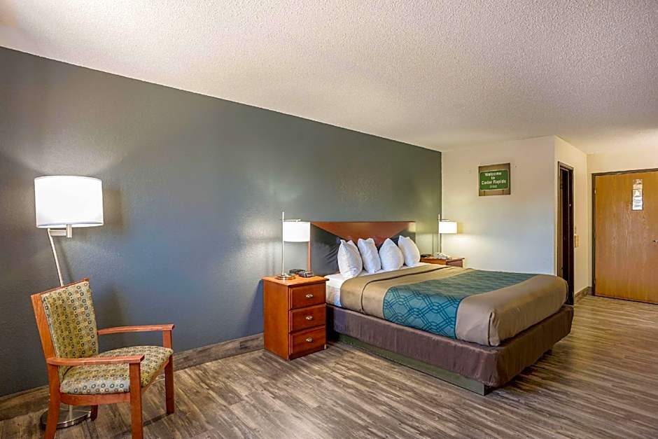 Econo Lodge Cedar Rapids South