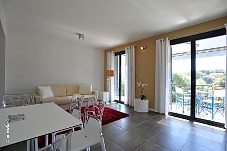 One-Bedroom Apartment with Balcony and Sea View (2 Adults)
