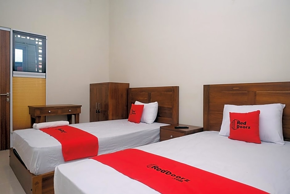 RedDoorz Syariah near Transmart Pabelan Solo
