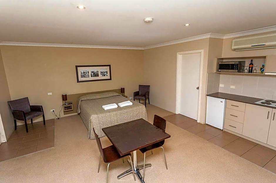 The Kidman Wayside Inn