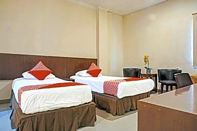 Collection O 91414 Hotel Marina Beach