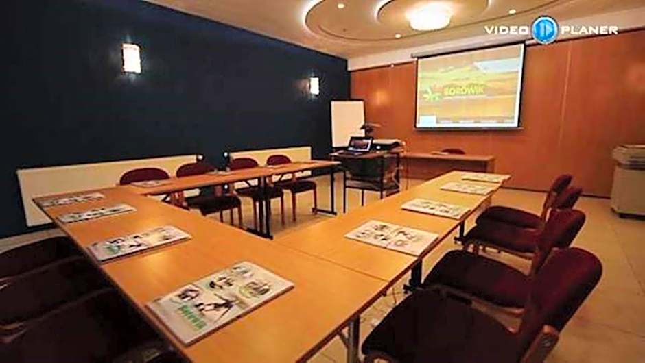 Hotel Zielony & OW Borowik & Pensjonat Manhattan - Centrum Rekreacji i Wypoczynku GASTROTUR