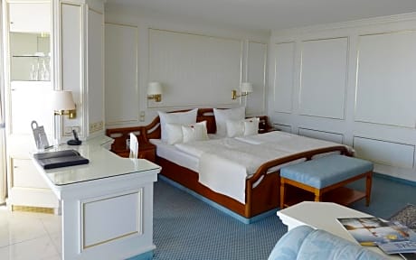 Suite with Sea View