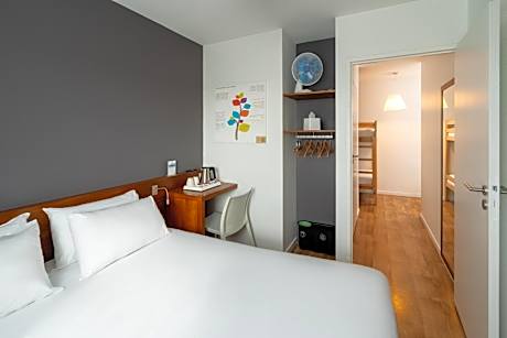 Family Room with One Queen Bed and One Bunk Bed - Non-Smoking