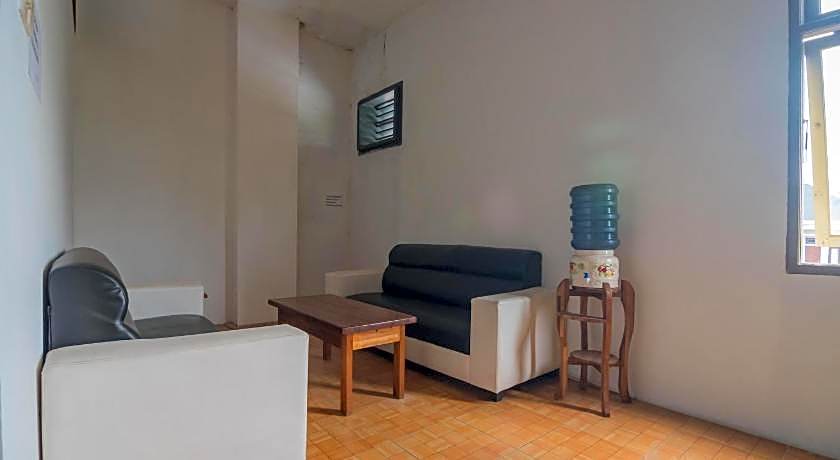 RedDoorz near Gajah Mada Pontianak