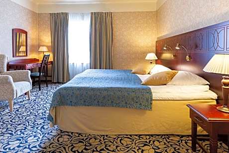 Superior King Room - Castle Building